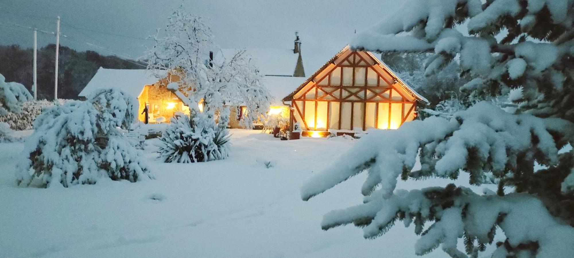 Les Lys Jolie Suite Parentale Privative Deux Adultes Avec Sdd Pertheville-Ners Exterior foto