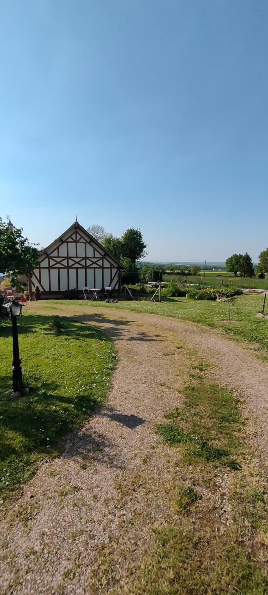 Les Lys Jolie Suite Parentale Privative Deux Adultes Avec Sdd Pertheville-Ners Exterior foto